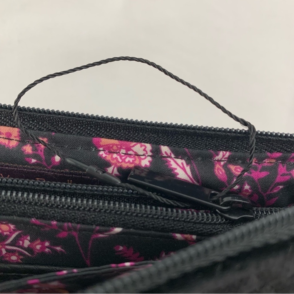 NWOT Vera Bradley Black Velvet Quilted Clutch Wallet Purse Floral Animal Lining - Picture 9 of 9